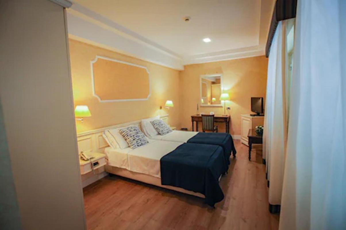 Twin Room,1631543545:JPEG